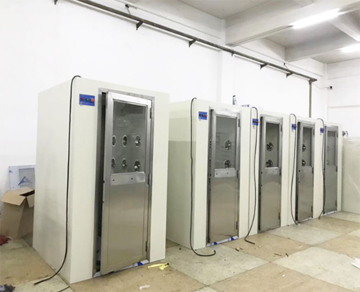 風(fēng)淋室尺寸：1200風(fēng)淋室，1300風(fēng)淋室，1400風(fēng)淋室，1590風(fēng)淋室。