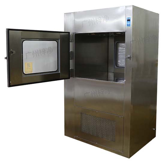 風(fēng)淋傳遞窗在醫(yī)療器械行業(yè)，潔凈室的環(huán)境對于產(chǎn)品的質(zhì)量和安全性至關(guān)重要