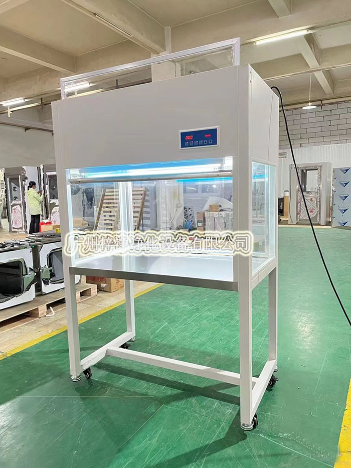 潔凈工作臺是廣泛應(yīng)用于科研、制藥、生物工程等領(lǐng)域的潔凈設(shè)備