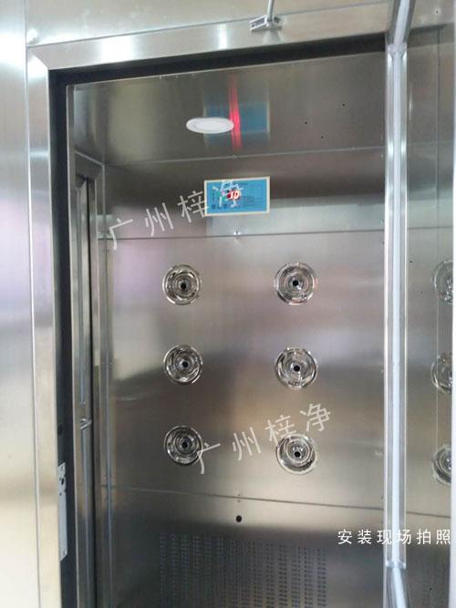 昆明卷煙廠(chǎng)非標(biāo)準(zhǔn)風(fēng)淋門(mén)定做圖片 昆明卷煙廠(chǎng)非標(biāo)準(zhǔn)風(fēng)淋門(mén)定做圖片